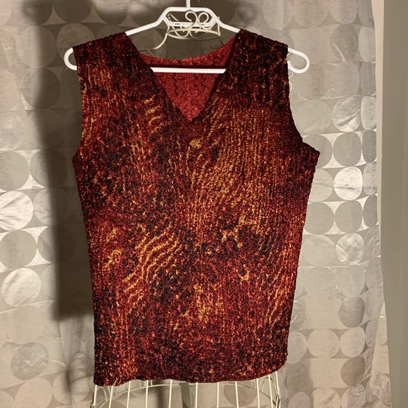 Bundle of XL tanks - Picture 2 of 5